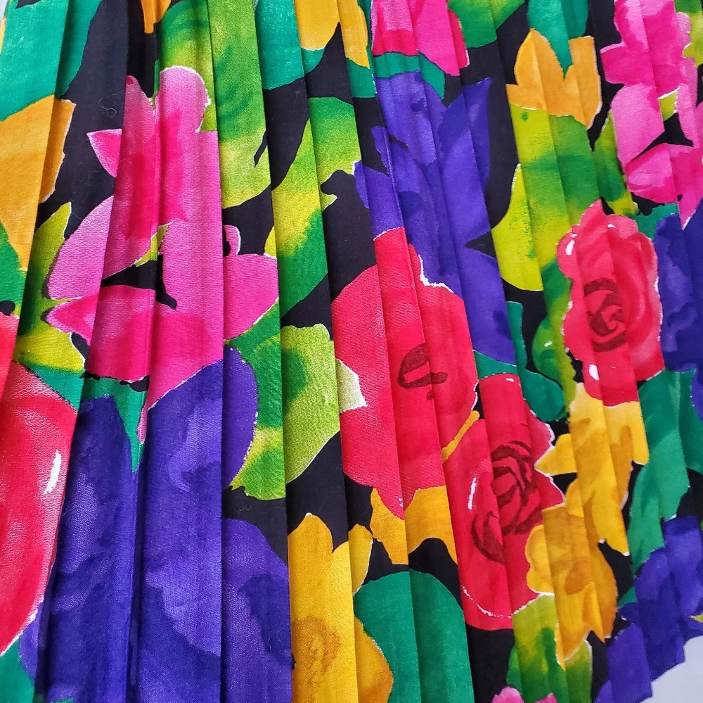 VTG Petite Sophisticated Illustrations Multicolor Pleated Floral Boho Skirt Sz M